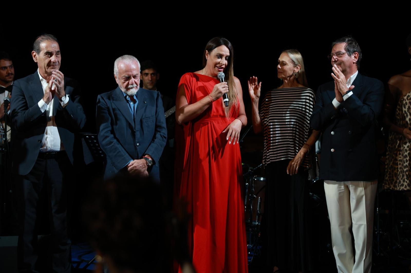 Ischia Global Festival, De Laurentiis premia la Gascon e le propone un film con Verdone