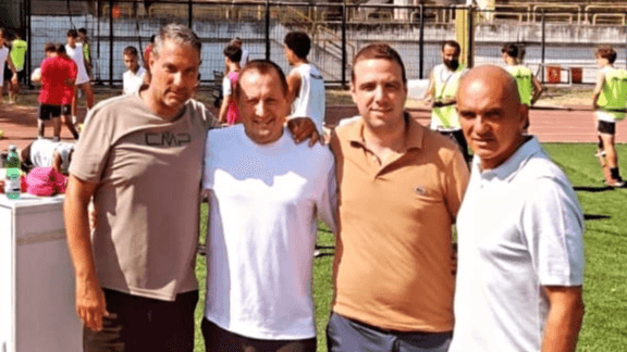 Ischia Calcio, Carlino besucht das Team