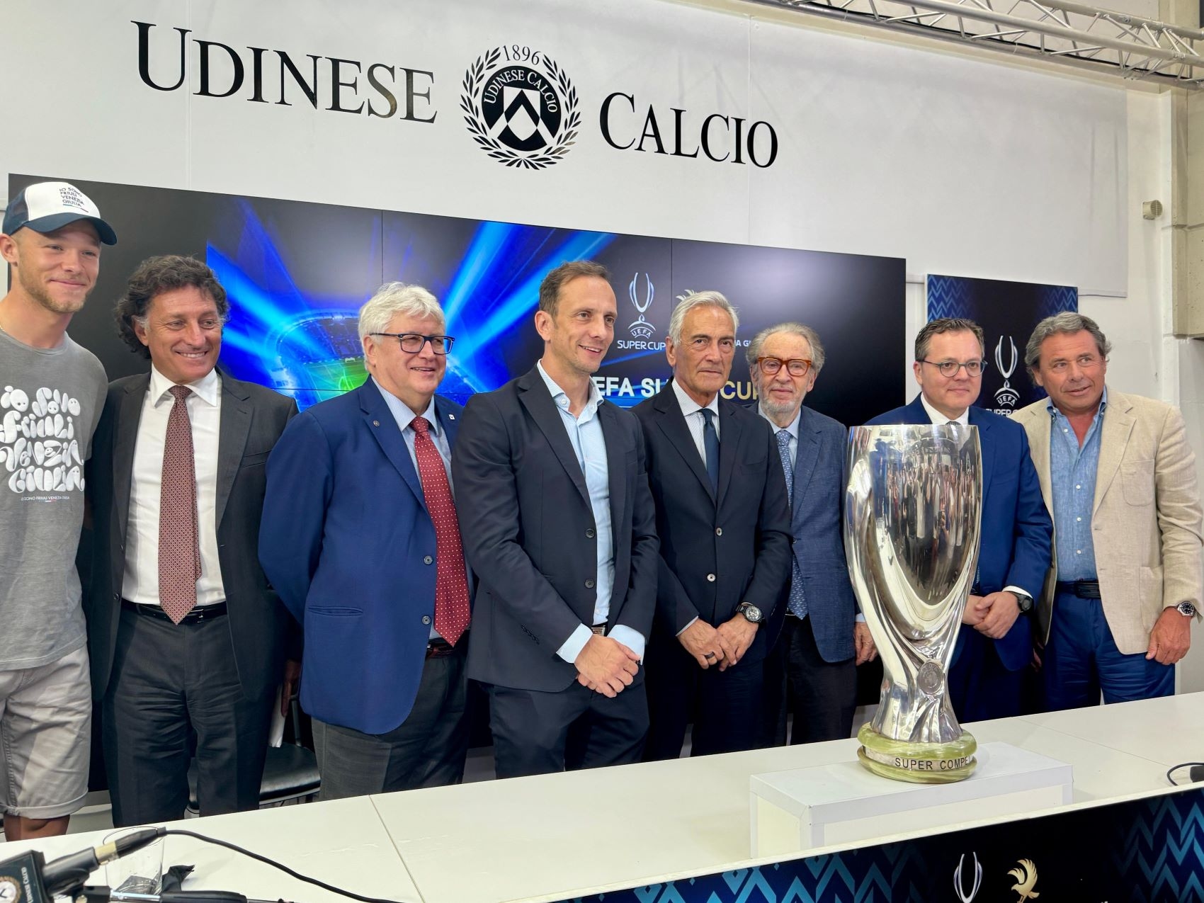 Supercoupe d'Europe à Udine, appel d'offres ouvert pour la gestion des points de rencontre des supporters et du festival des supporters