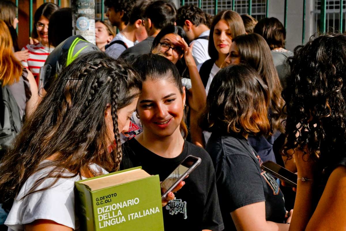 SCHOOL/ Lyotard, verhalen vertellen en bouwen: hoe de verleiding van mobiele telefoons te weerstaan