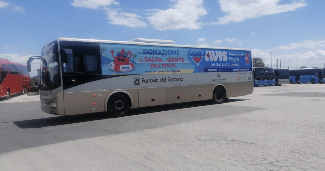 Kan bağışı, yaz görevi: Avis, Ferrovie del Gargano'nun otobüslerine ve trenlerine indi