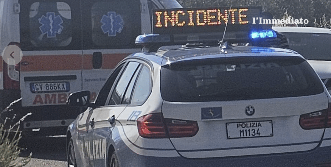 Rook vult de weg en veroorzaakt een kettingbotsing in de omgeving van Foggia. Eén persoon is naar het ziekenhuis gebracht.