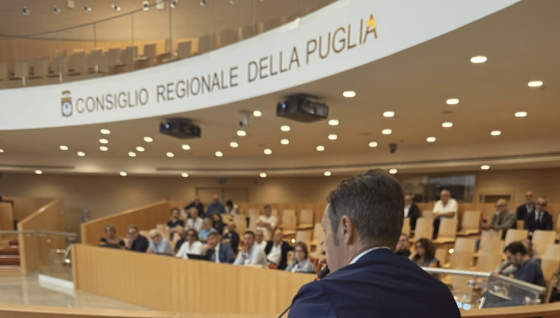 Openbaar vervoer, zegt Nobiletti luid: "Het regionale plan is een klap voor de provincies."