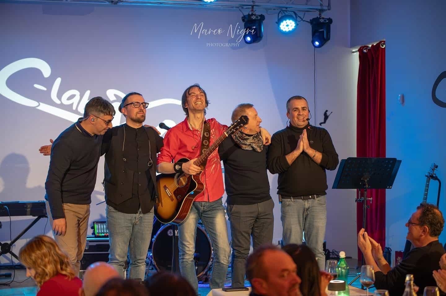 “Parole & Note” verdubbelt het verhaal van de Beatles en Italiaans songschrijven in Luca Caporale’s muzikale verhaal