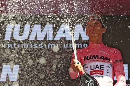 Isaac del Toro hace historia  en el legendario Giro de Italia