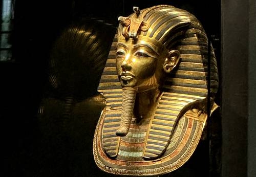 Tutankhamun'un altın maskesi Büyük Mısır Müzesi'ne taşınacak