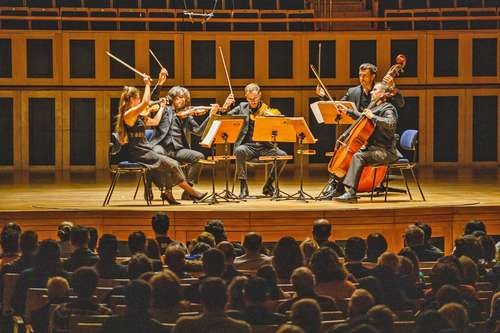 Il Wiener String Quintet celebrerà i fratelli Strauss con una dimostrazione dell'"arte dell'arrangiamento".