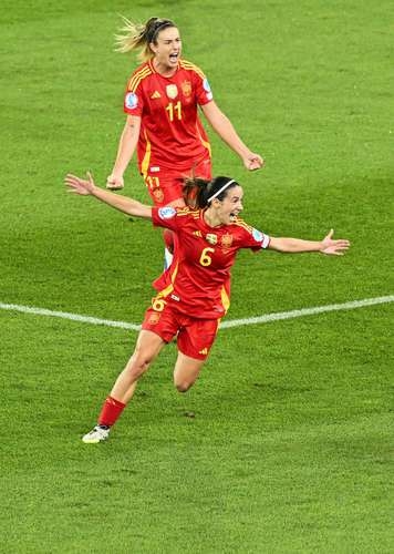 La Spagna sconfigge la Germania e giocherà la sua prima finale femminile agli Europei.