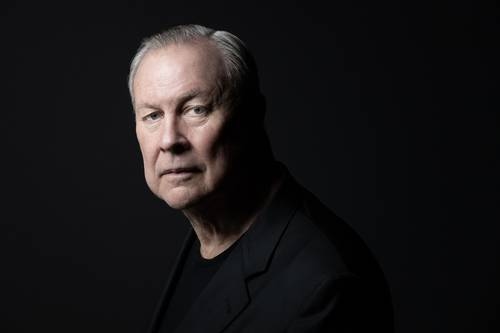 A theater giant has passed away; Bob Wilson leaves a "mark in the memory of fire"