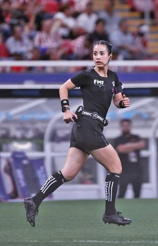 Referee Katia Itzel García reports death threats and cyberbullying