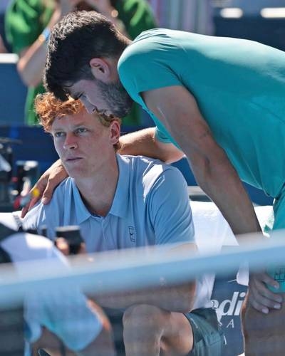 Alcaraz vence o Cincinnati Open após desistência de Sinner