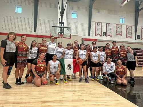 “Ahora somos historia”: grupo rarámuri de basquetbol femenil