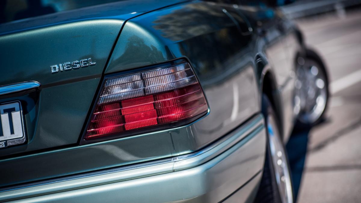 De gemiddelde leeftijd van auto's in Spanje heeft een recordhoogte bereikt, waardoor het dubbele probleem dat dit met zich meebrengt, nog groter wordt.