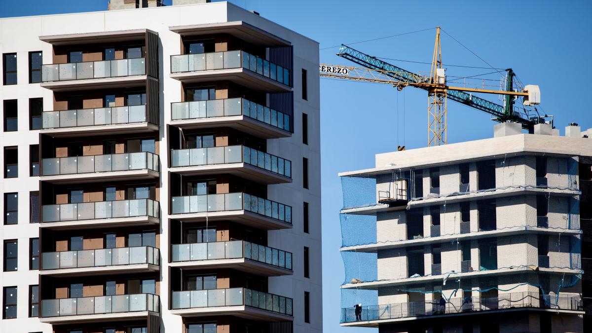 De moeite die nodig is om een ​​appartement te betalen in 25 grote Catalaanse steden overschrijdt wat redelijk is