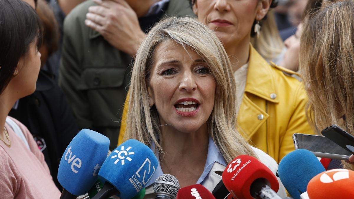 Political pressure mounts against the takeover bid for Sabadell following the CNMC ruling.