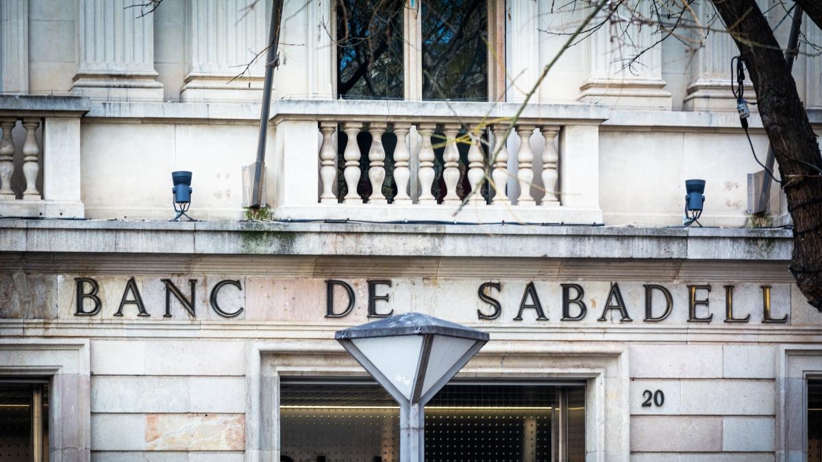 Takeover bid: Junts' setback; banking and power in Catalonia