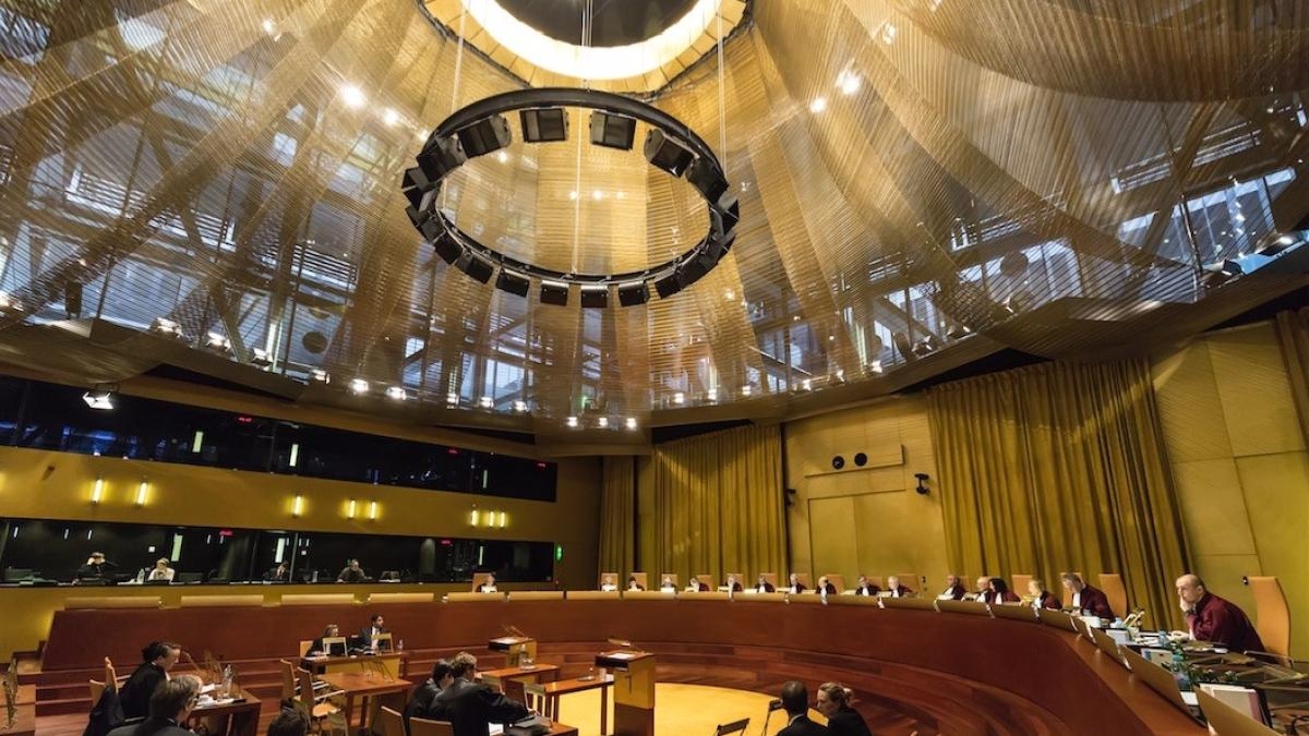 Brüssel kritisiert die Amnestie, behauptet jedoch, dass sie die Interessen der EU nicht beeinträchtige.