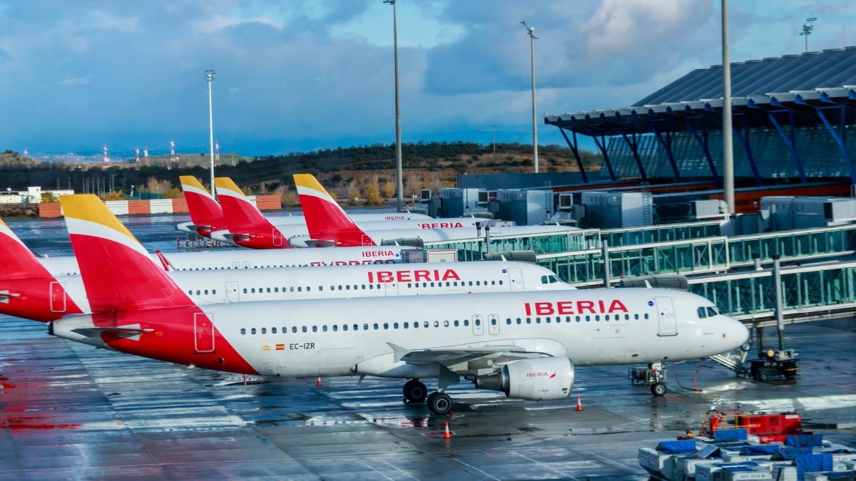 Der Flughafen Barajas ist im Hinblick auf Interkontinentalflüge fast doppelt so groß wie der Flughafen El Prat.