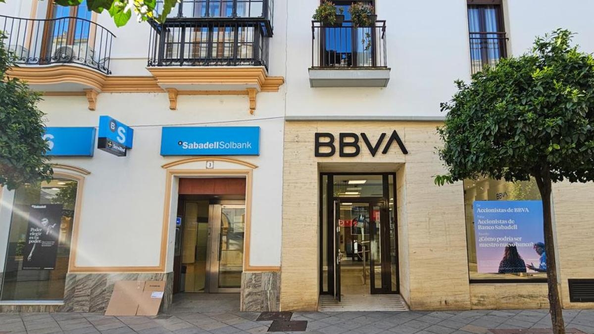 Значительный рост фондового рынка Сабаделя усиливает давление на BBVA, требуя улучшить свое предложение.