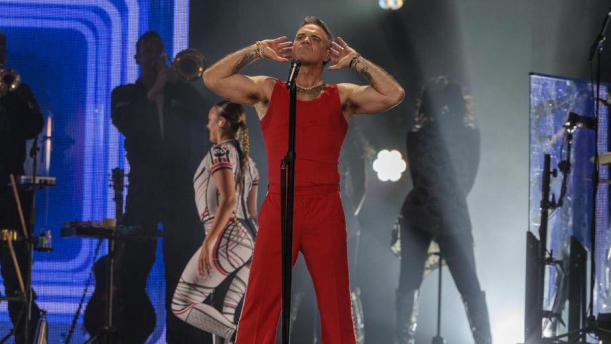 Robbie Williams torna a Barcellona con stile