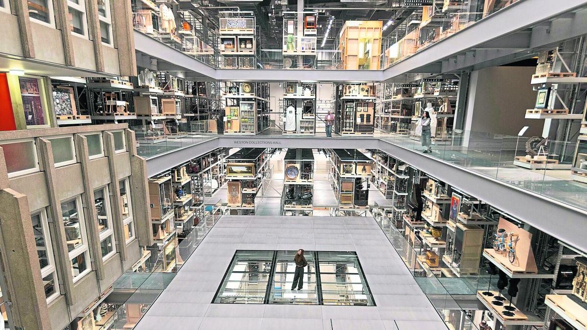 Museums reveal the mysteries of their warehouses