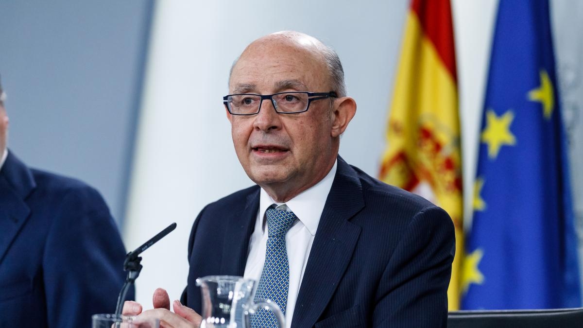 La Procura sospetta che Montoro si sia servito di prestanome per nascondere denaro.