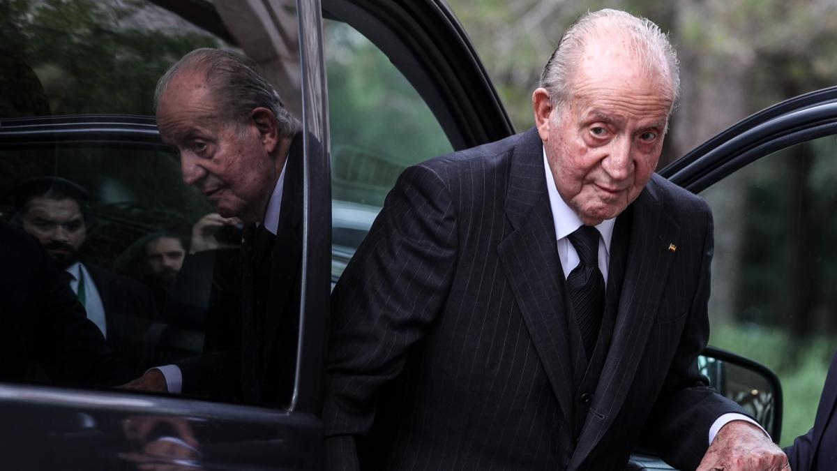 De eindeloze zelfverbanning van koning Juan Carlos