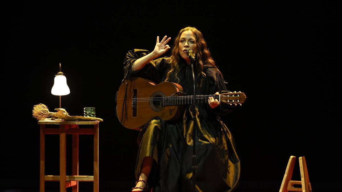 Natalia Lafourcade: „Czasami branża jest naprawdę trudna, potrafi płatać figle”.