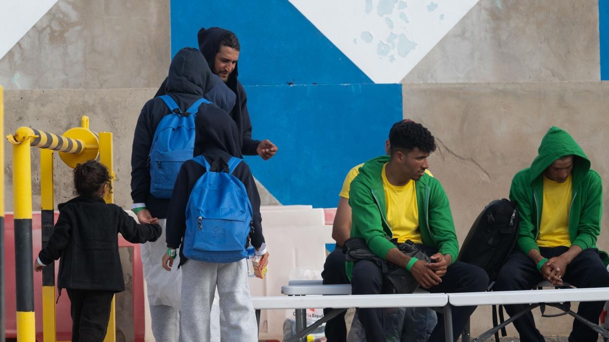 Kanarische Inseln verurteilen „Improvisation“ der Regierung bei der Überstellung Minderjähriger
