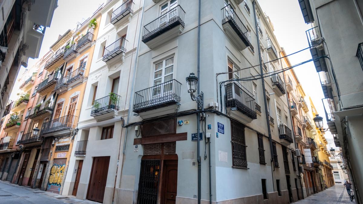 Spain, locked in El Ventorro
