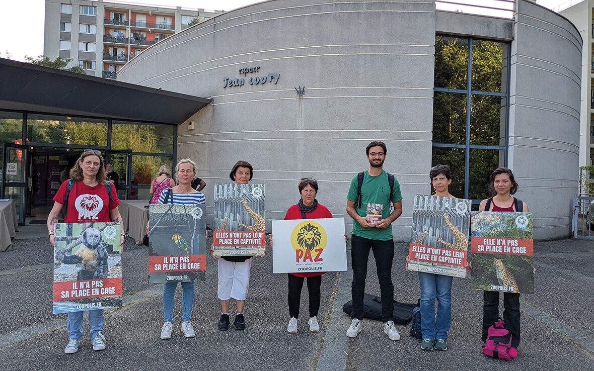 Lyon Zoo: Animal Rights Defenders Go on the Offensive