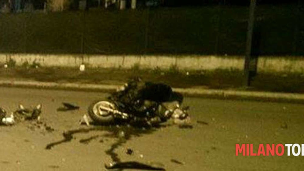 Gece motosiklet kazası, 22 yaşındaki çocuğun durumu ağır