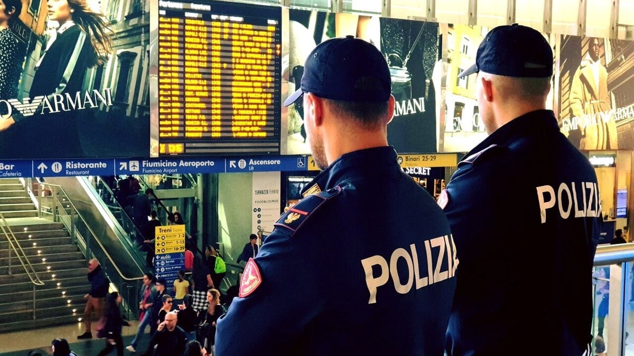 Merkez İstasyon'daki iki yankesici tutuklandı