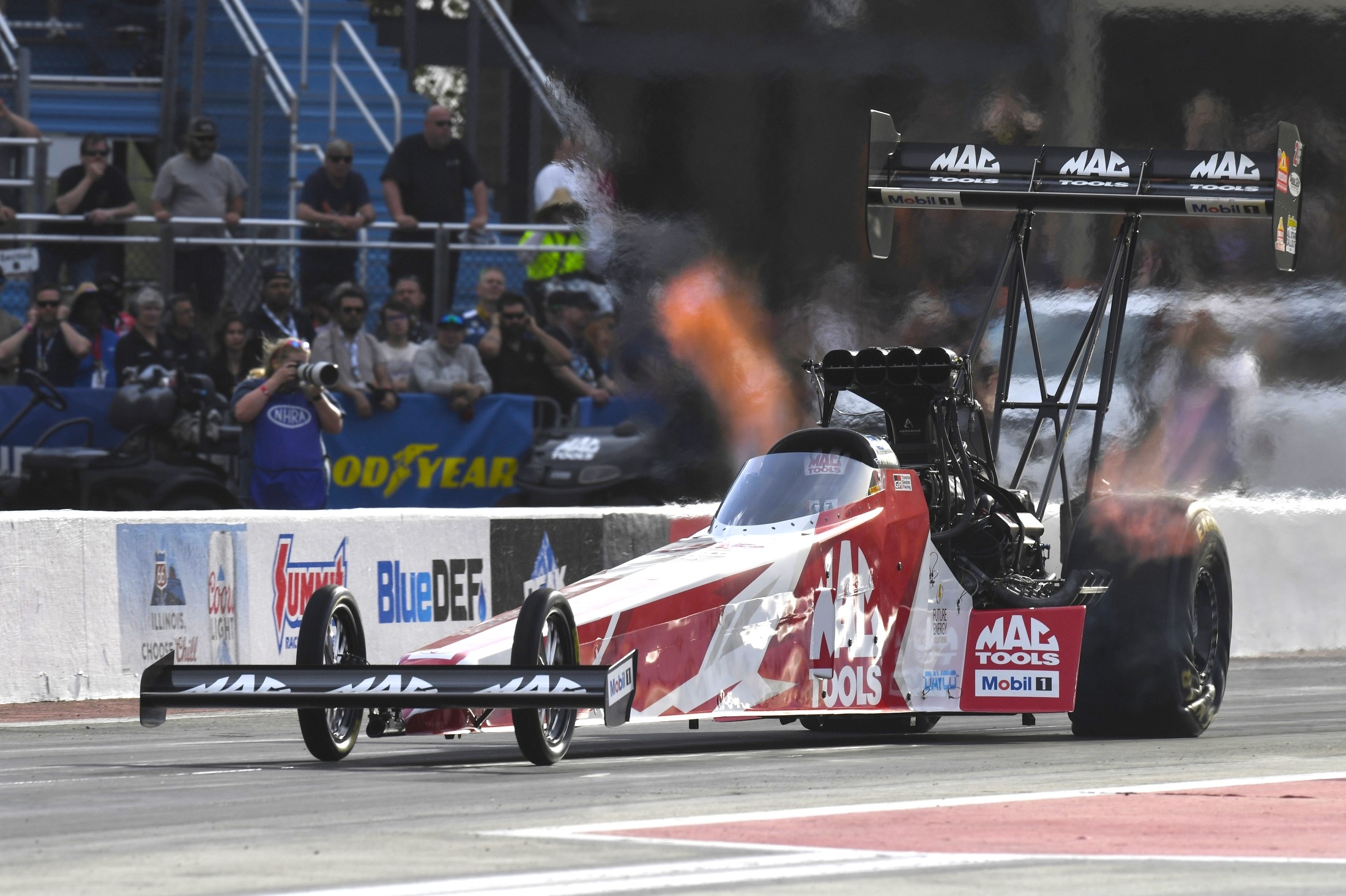 NHRA DRACING FRIDAY RESULTS FROM CHICAGO