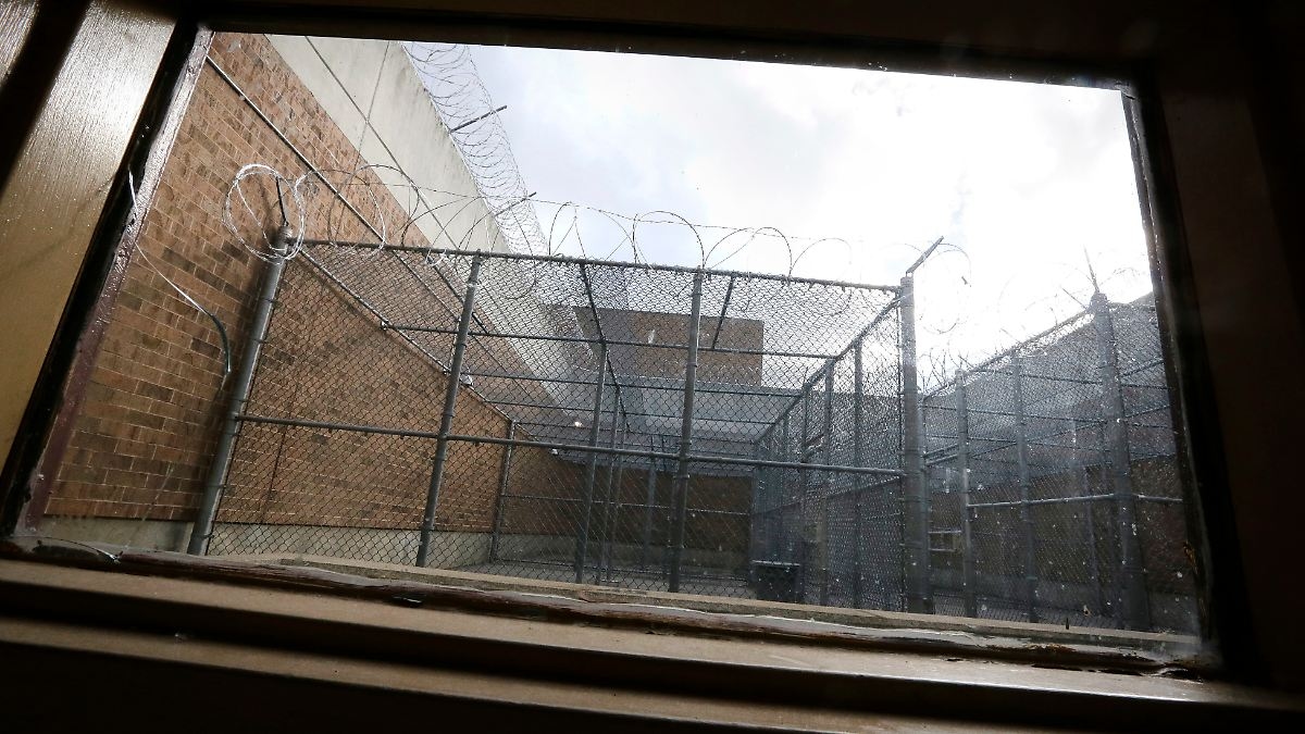 Alegaciones de malos tratos: un alemán liberado tras dos meses detenido por deportación en EE. UU.