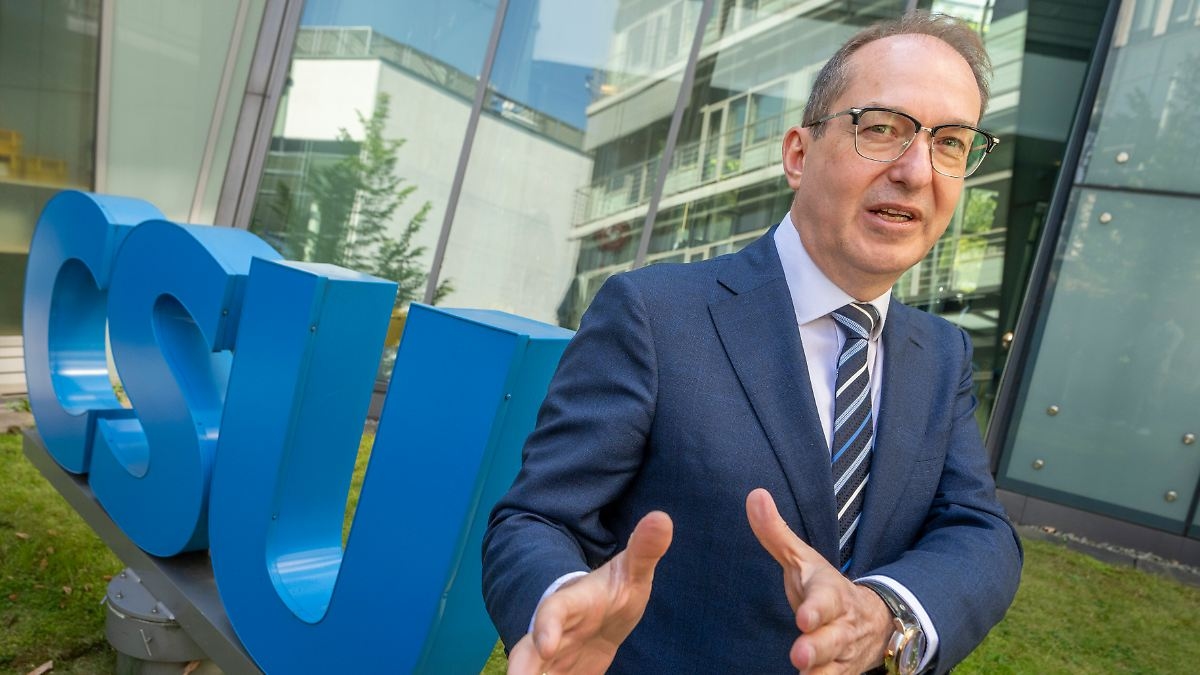 Officials with AfD party membership: Dobrindt rules out blanket expulsion