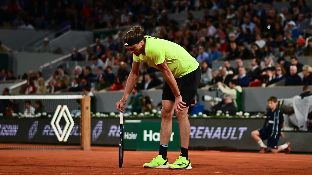Il sogno del Grande Slam infranto: Zverev apatico crolla rovinosamente contro Djokovic