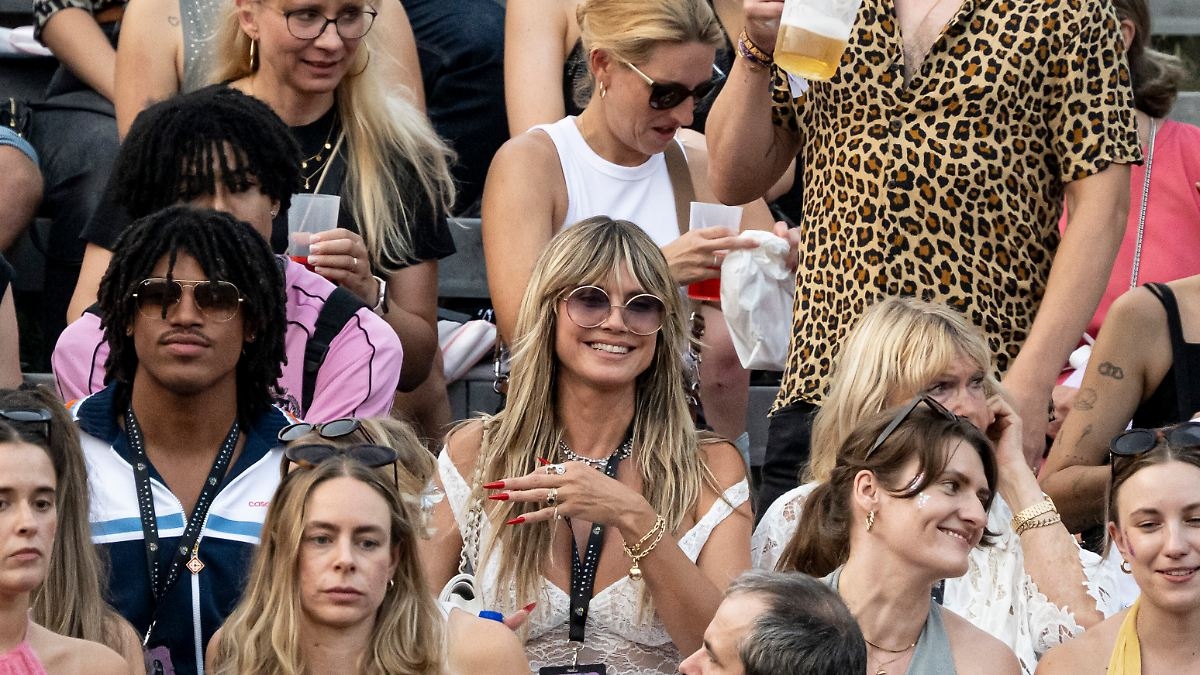 "Gerçekten harikaydınız": Heidi Klum, Tokio Hotel yıldönümünde tribünlerde dans ediyor