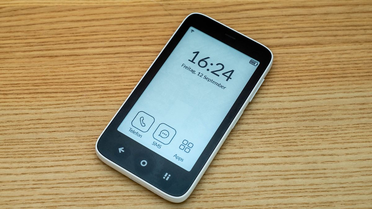 Minimalismo sem Google e IA: o Mudita Kompakt é o "anti-smartphone" ideal