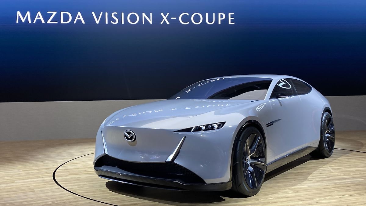 Visions на Japan Mobility Show: Mazda Vision X-Coupé стремится извлекать CO2 из воздуха во время движения