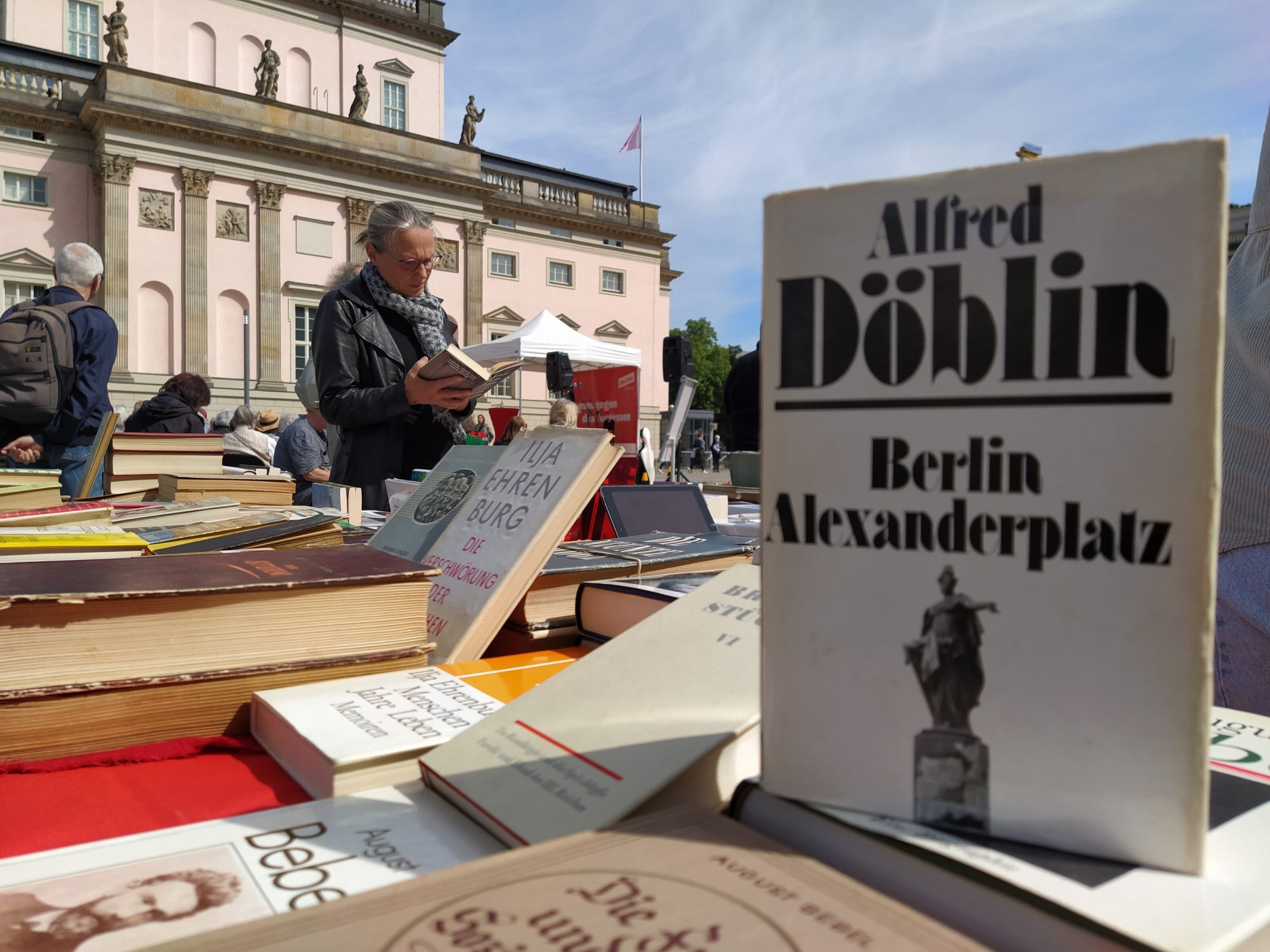 Queima de livros | Berlim: Leia livros em vez de queimá-los