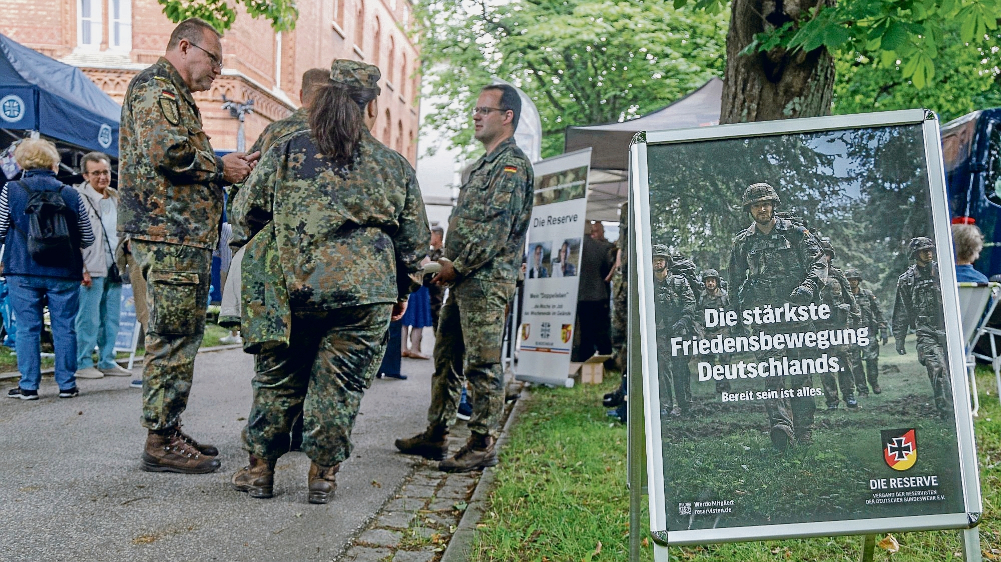 Manifest für Frieden | SPD-Politiker: »Gemeinsame Sicherheit ist eine Herkulesaufgabe«
