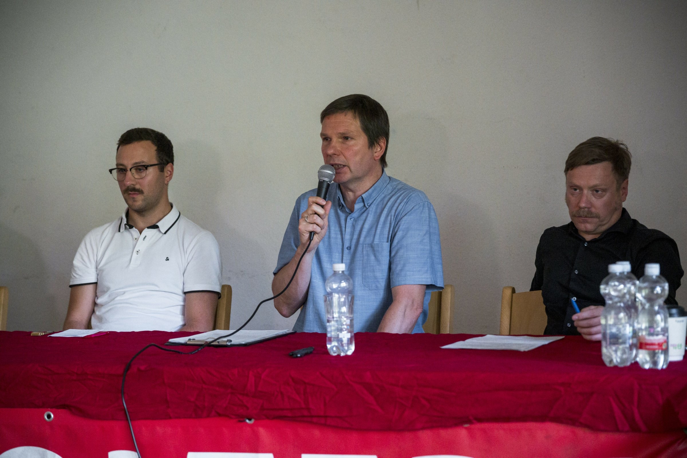 Budapest-Komplex | Vor Gericht gezerrt trotz Hungerstreiks