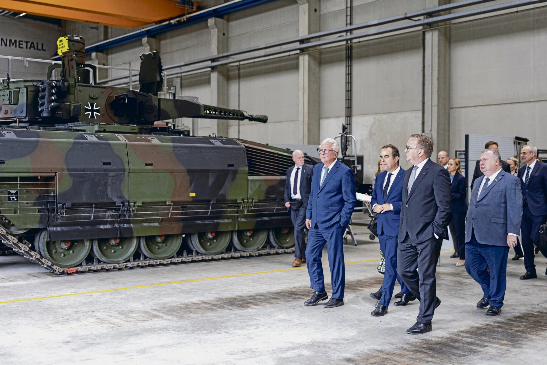 "Rheinmetall'ı Silahsızlandırın" | Barışçıl savaş karşıtları mı? Köln'de polis yasak kampı mı?