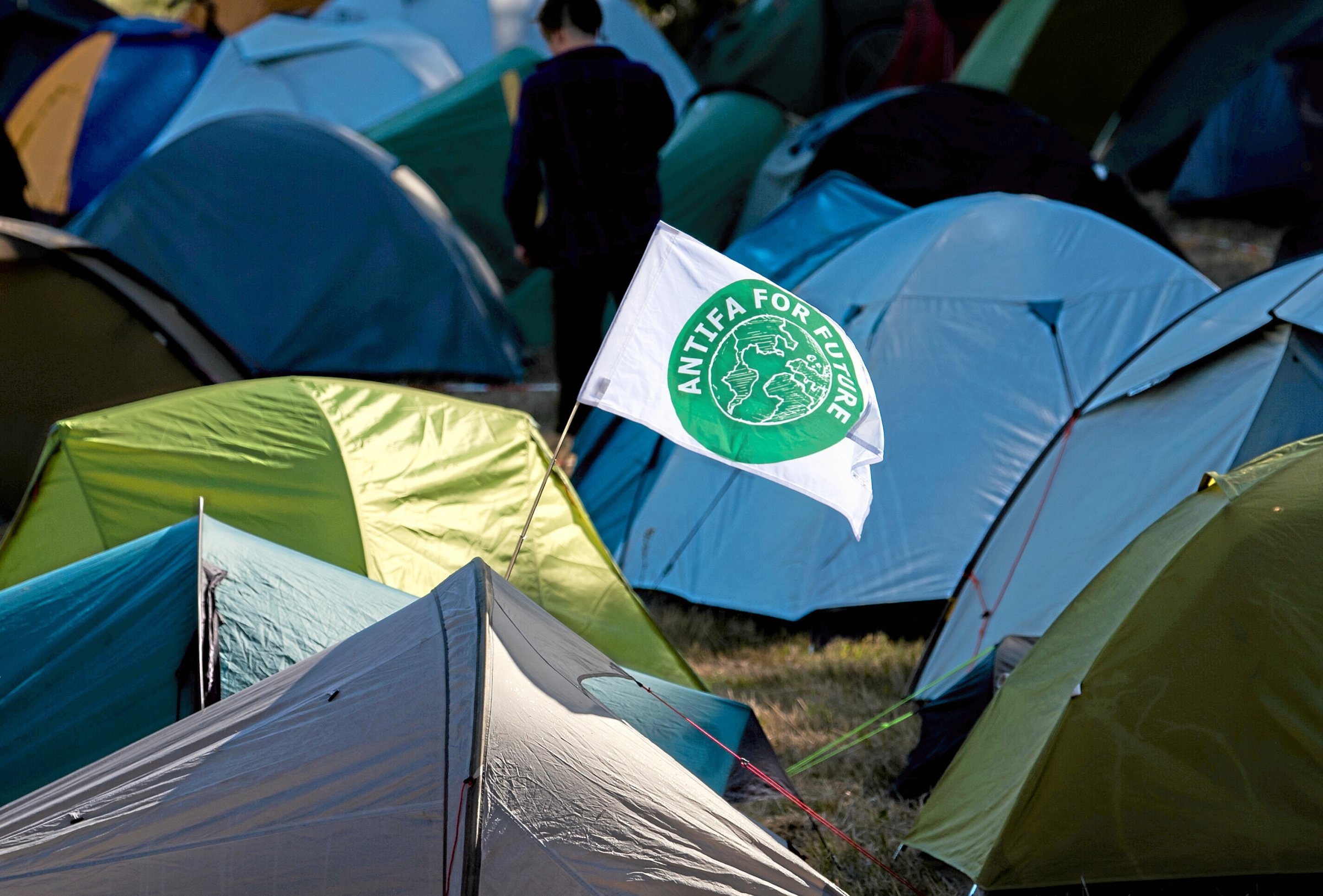 Frankfurt | System Change Camp: "Guerras alimentam a crise climática"