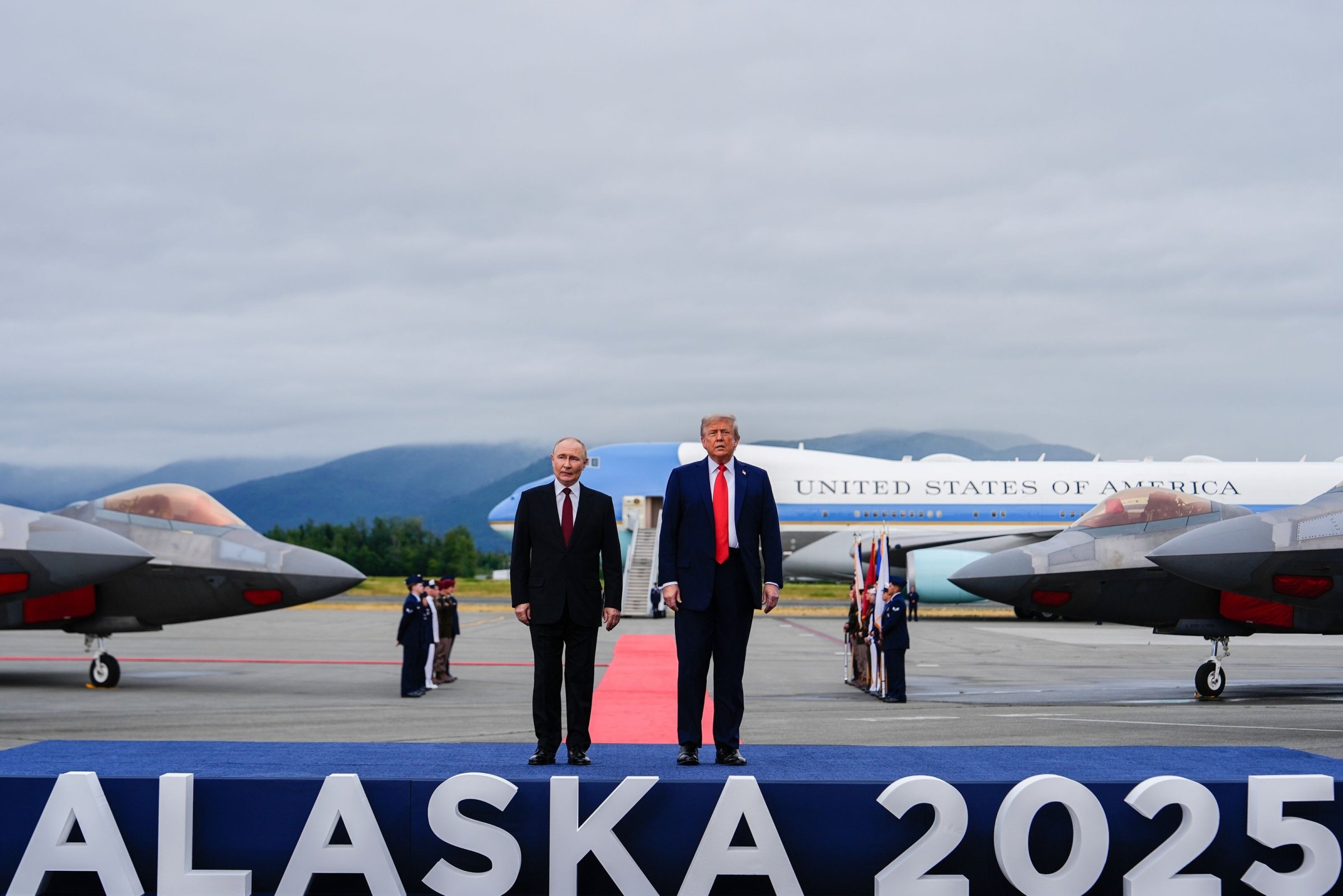 Ukrayna Savaşı | Putin'in Trump'la güzel fotoğrafları var - ama ateşkes yok