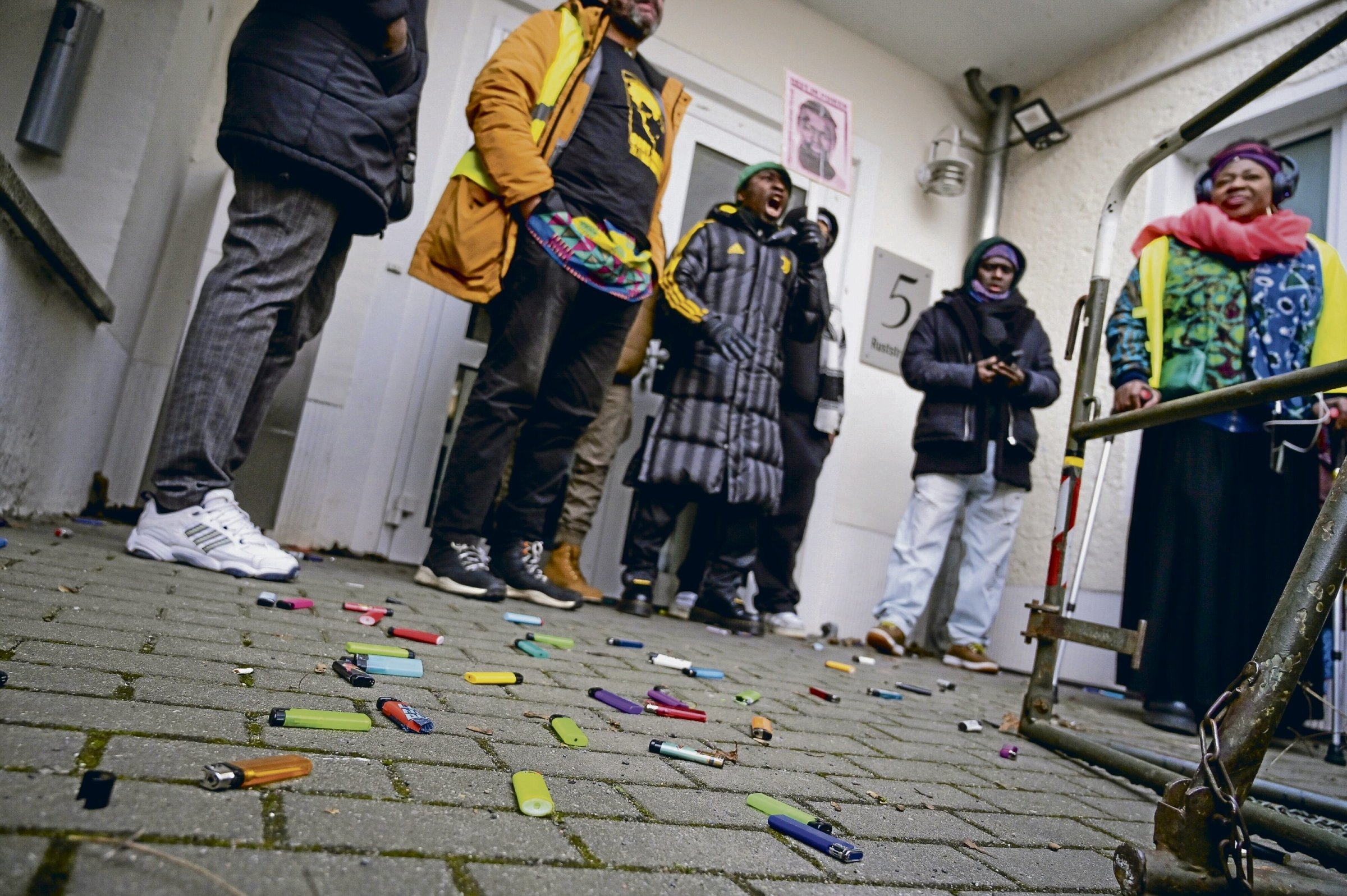 Margot Overath | Boek over de zaak Oury Jalloh: "Verbrand in de politiecel"