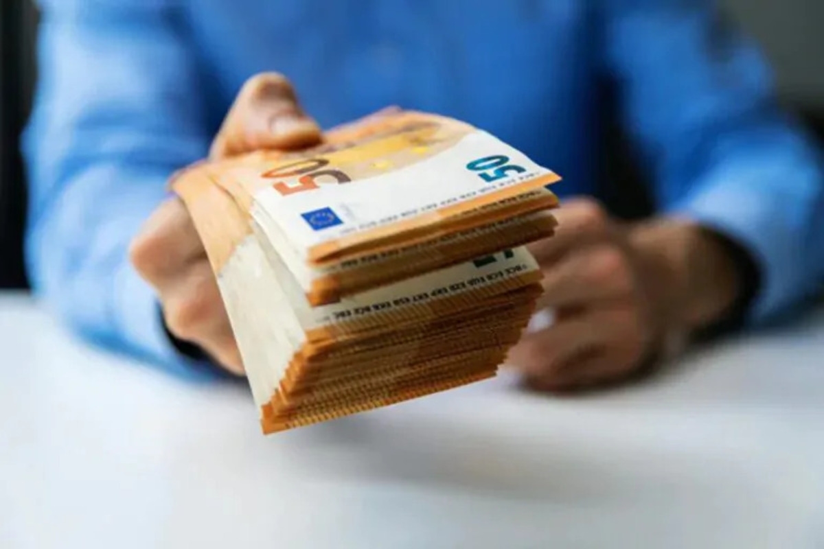 Toeslag voor één persoon augustus 2025: betaaldata en updates over bedragen en achterstanden