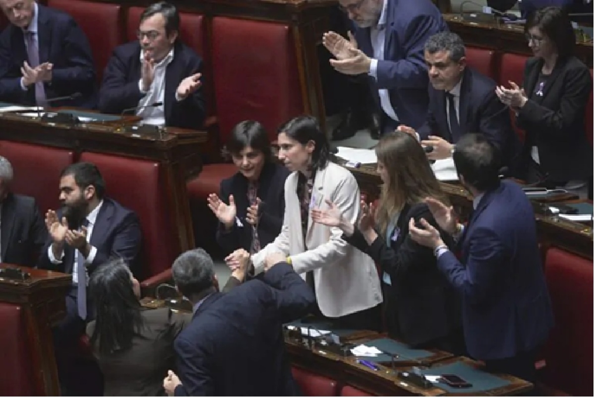 Il PD valuta il dopo-Schlein: un nome rassicurante alla finestra