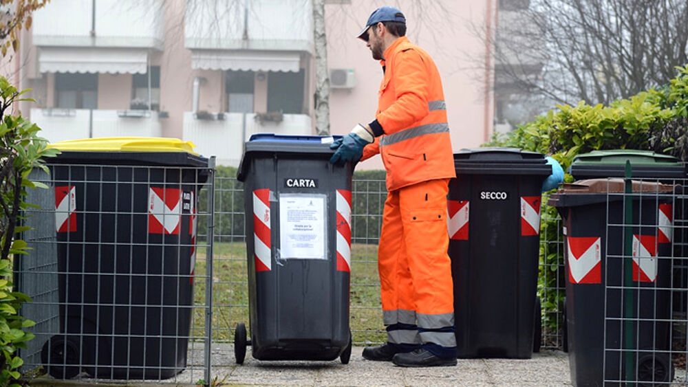 Deur-aan-deur-collecte bij de Heilige Familie in Legambiente: "Genoeg politieke uitbuiting."